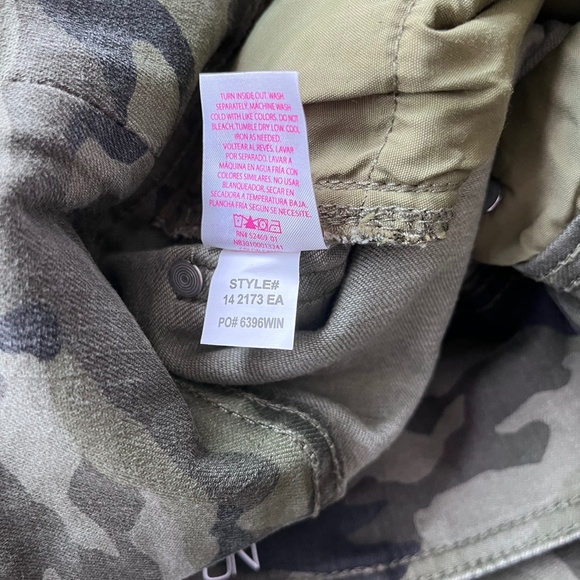 High Rise Camo Sculpting Skinny Jeans - Size 5 - Picture 11 of 14